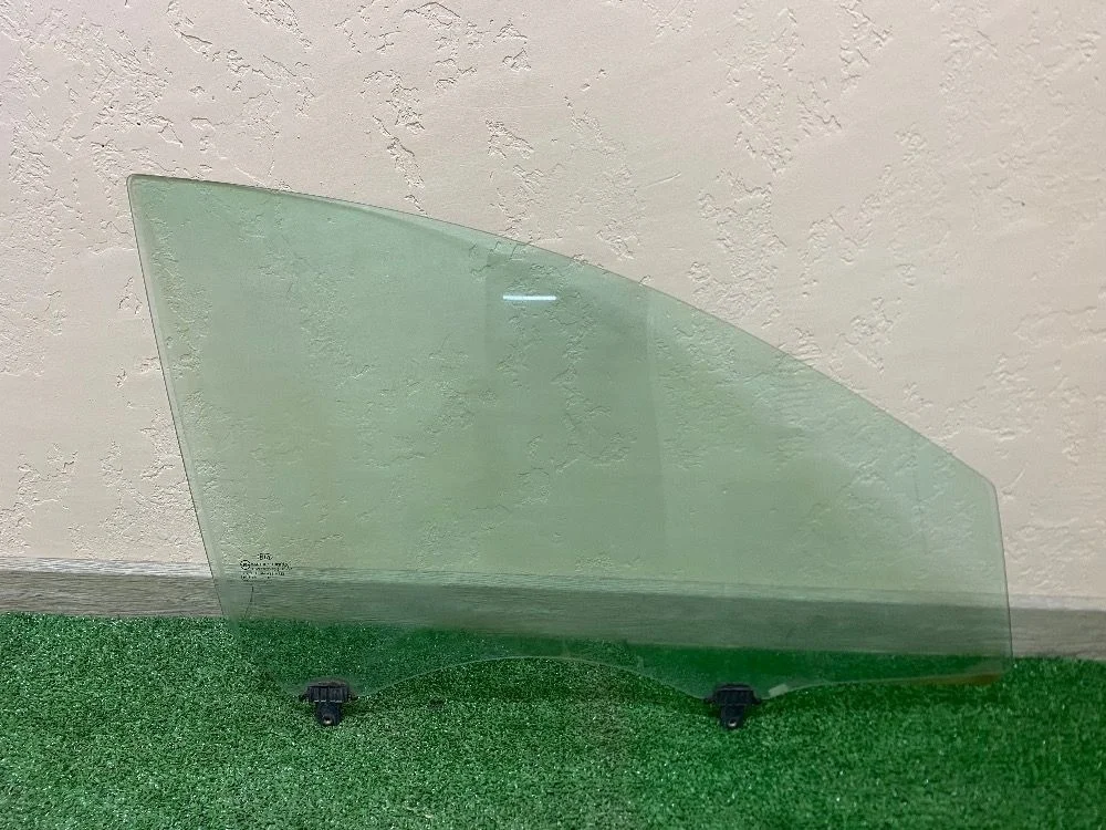 Стекло двери Kia Cerato II (2008—2013)