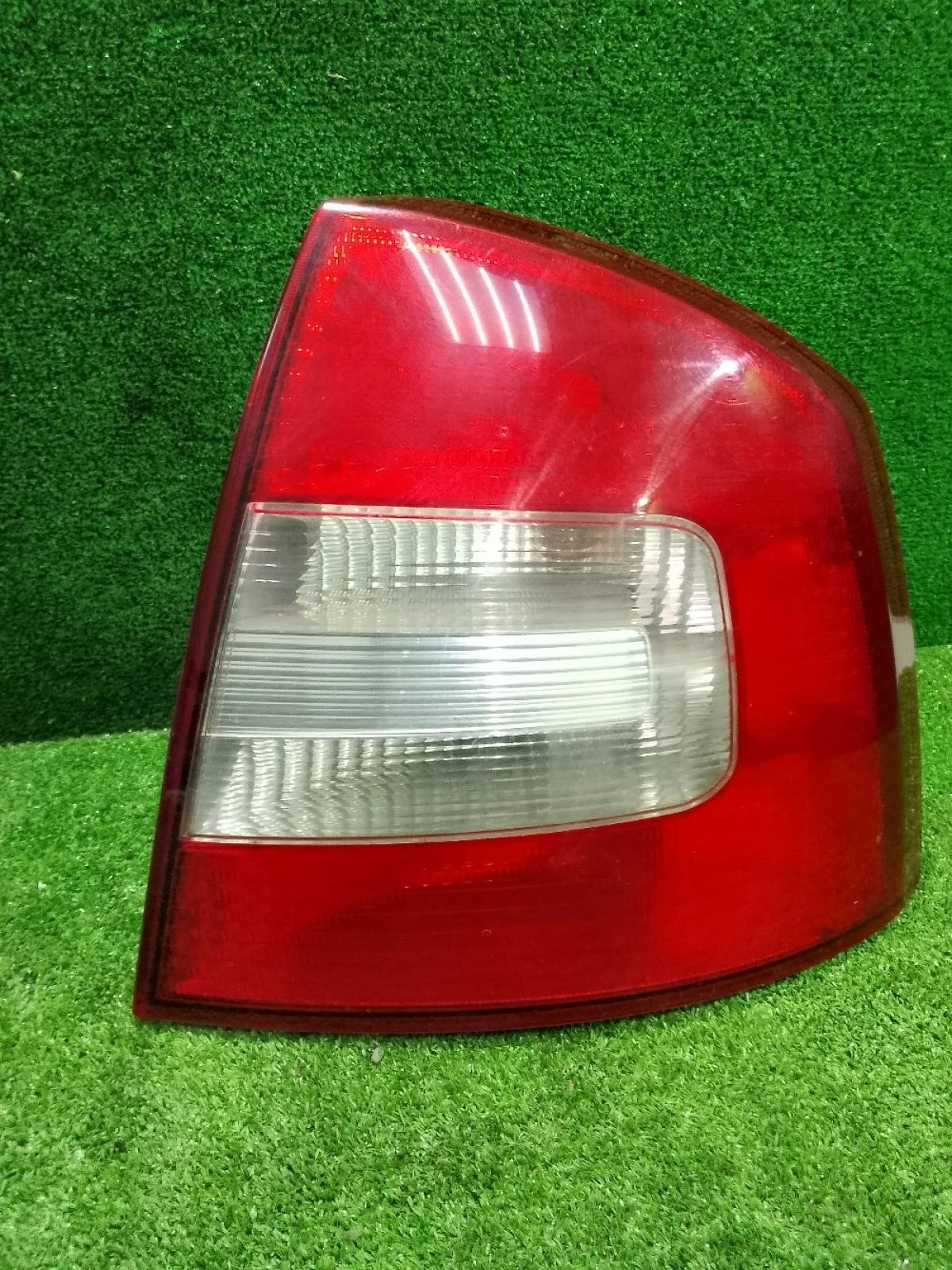 Фонарь Skoda Octavia II рестайлинг (2008—2013)