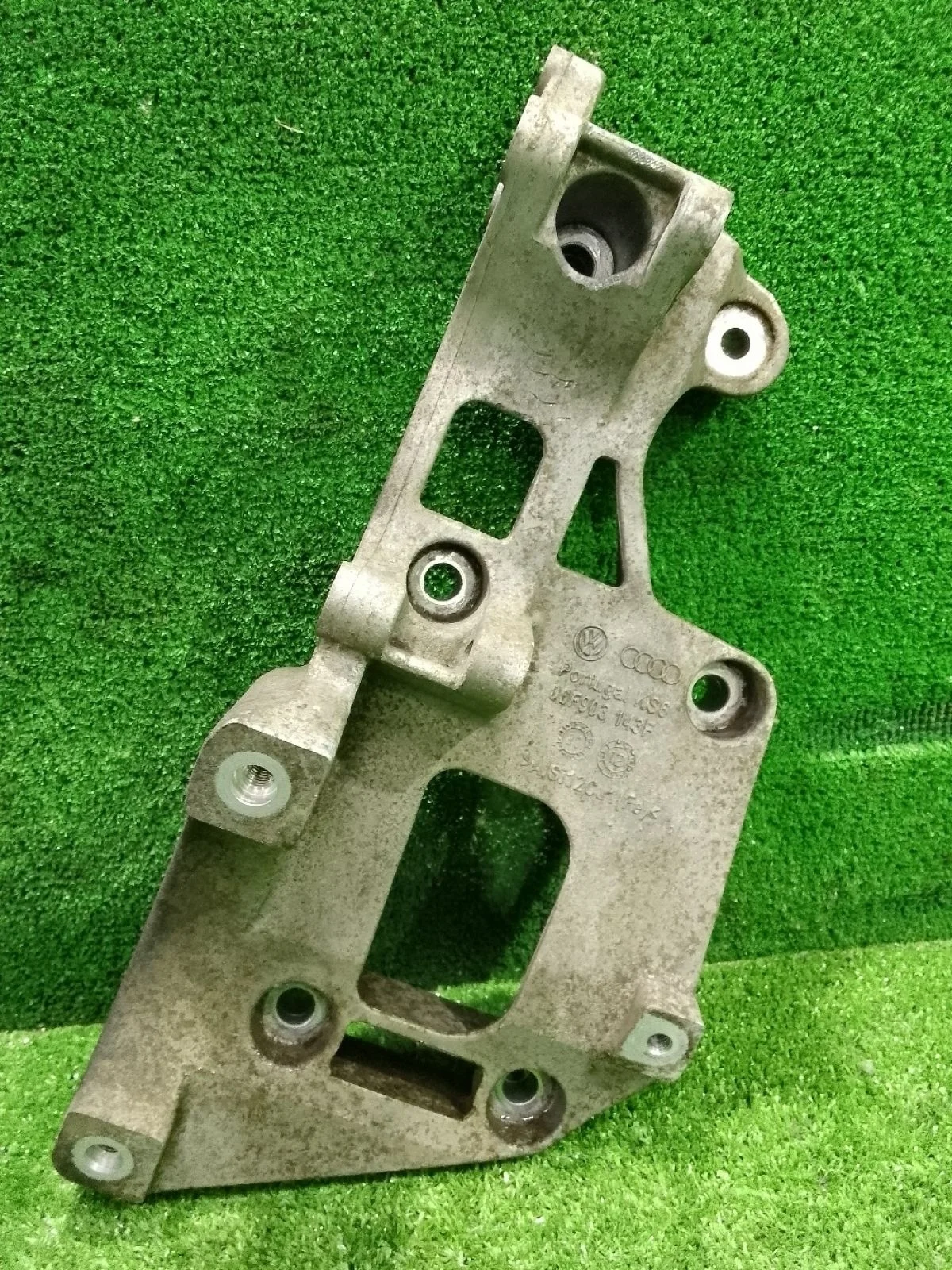 Кронштейн генератора Skoda Octavia II рестайлинг (2008—2013)