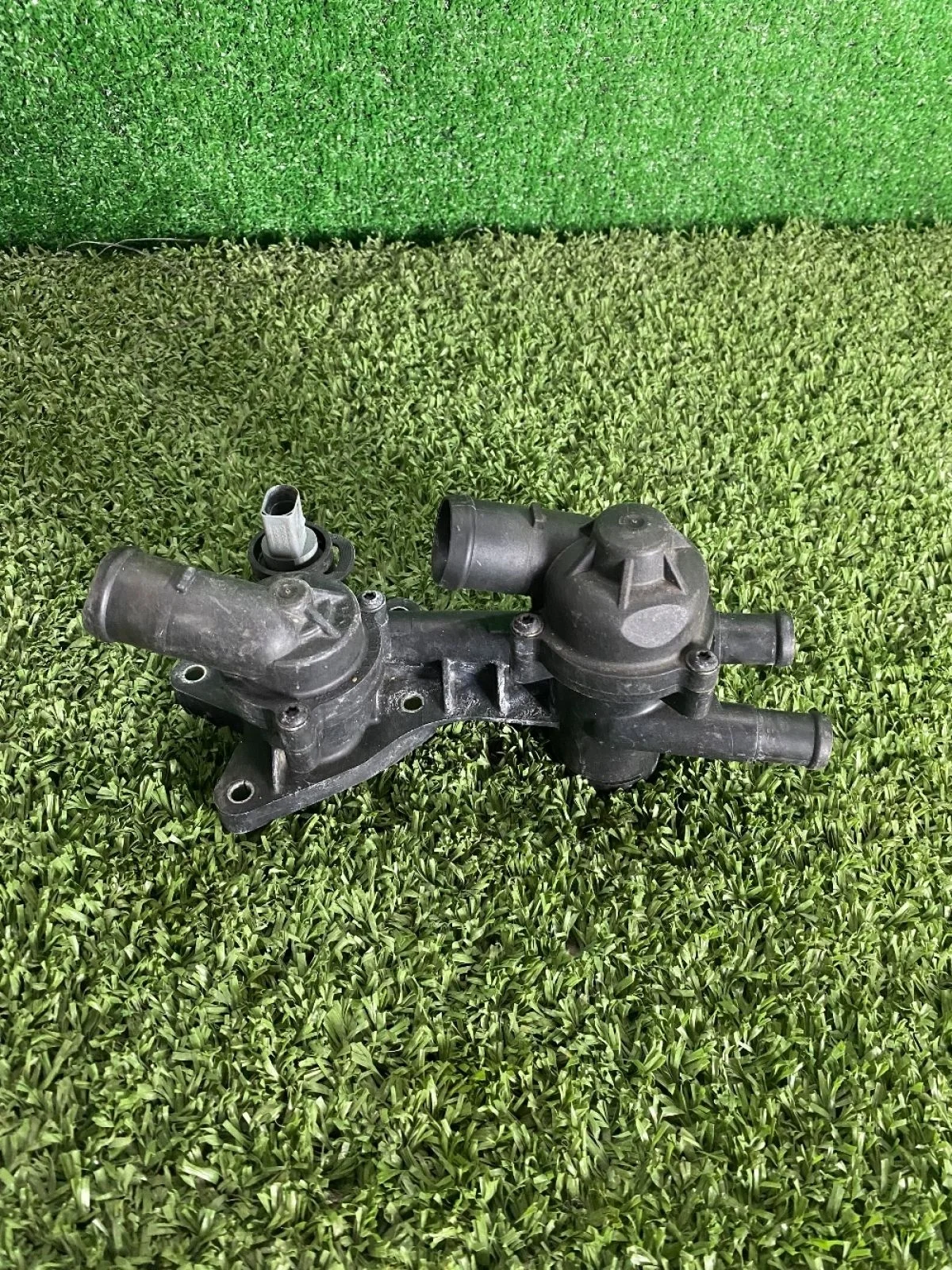 Корпус термостата Skoda Fabia III (2014—2018)