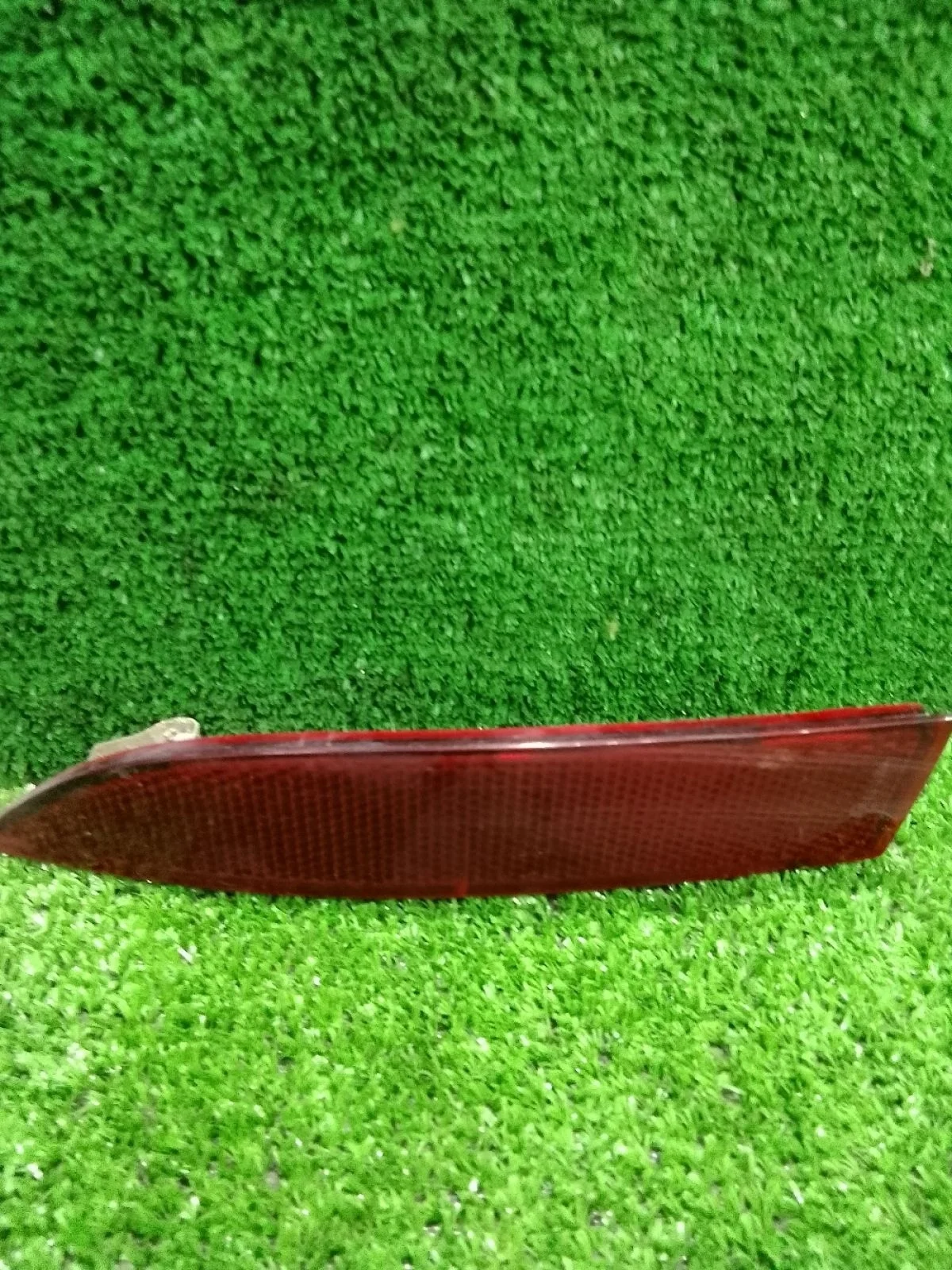 Катафот в бампер Renault Logan II (2012—2018)