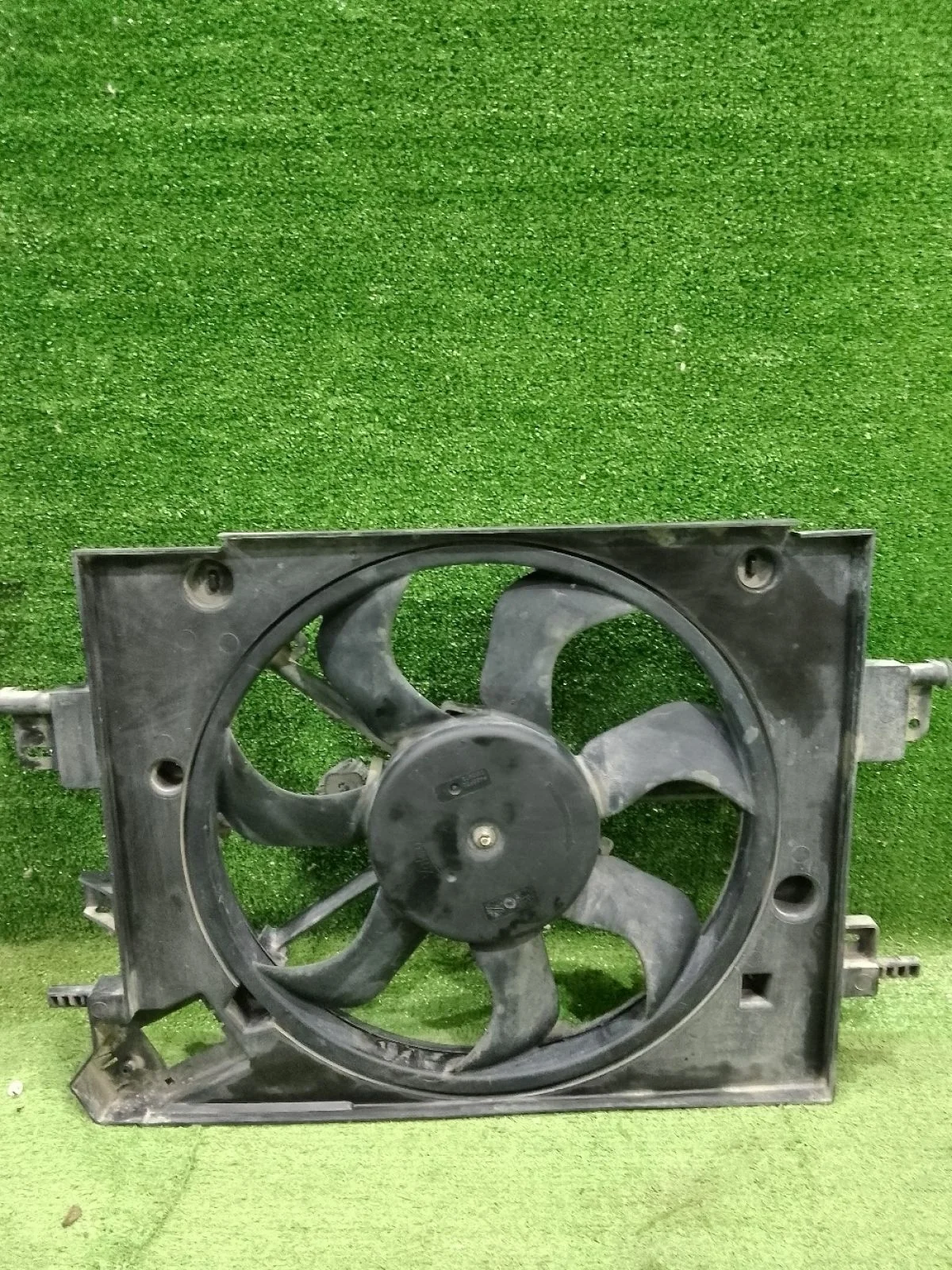 Вентилятор радиатора Renault Logan II (2012—2018)