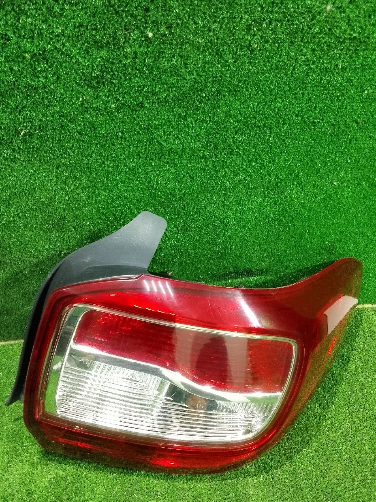 Фонарь Renault Logan II (2012—2018)