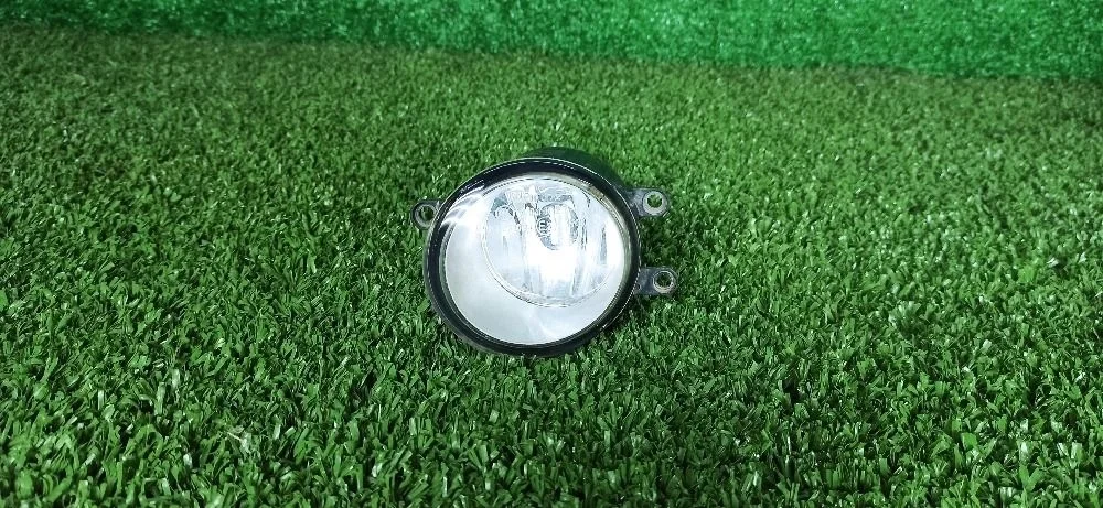 Фара противотуманная Toyota Avensis T250 (2003—2006)