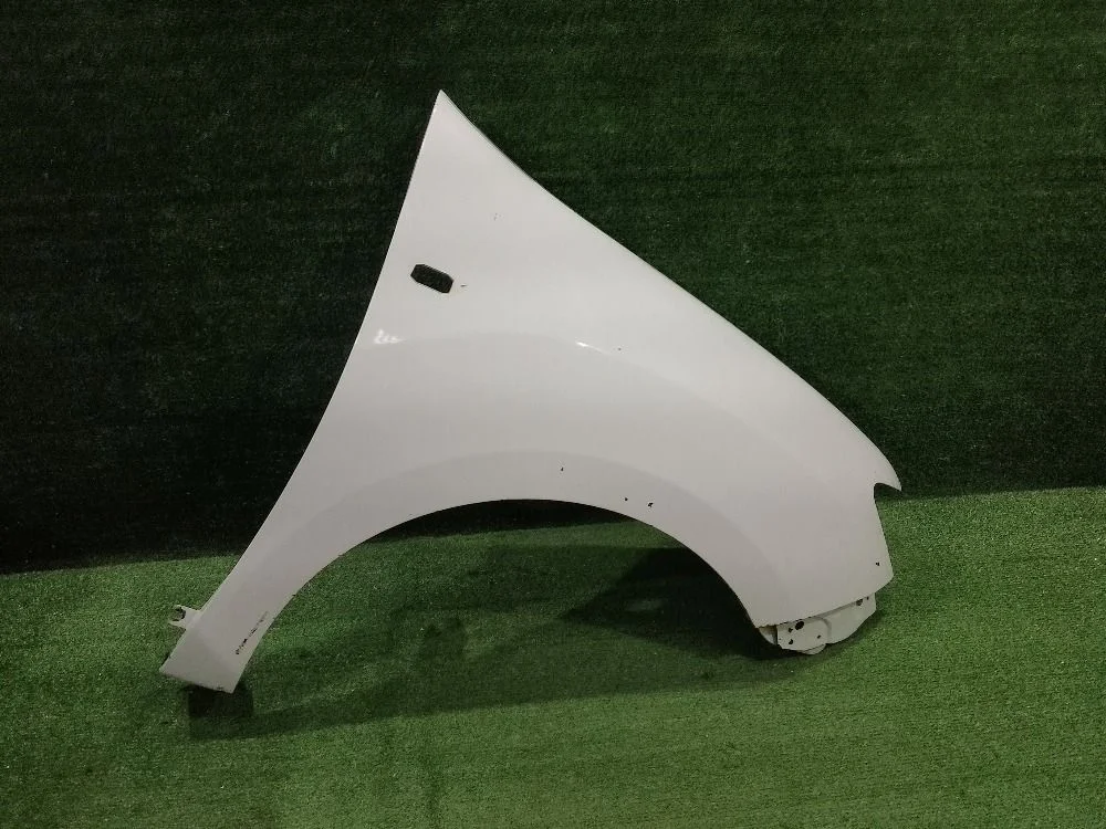 Крыло Renault Logan II (2012—2018)