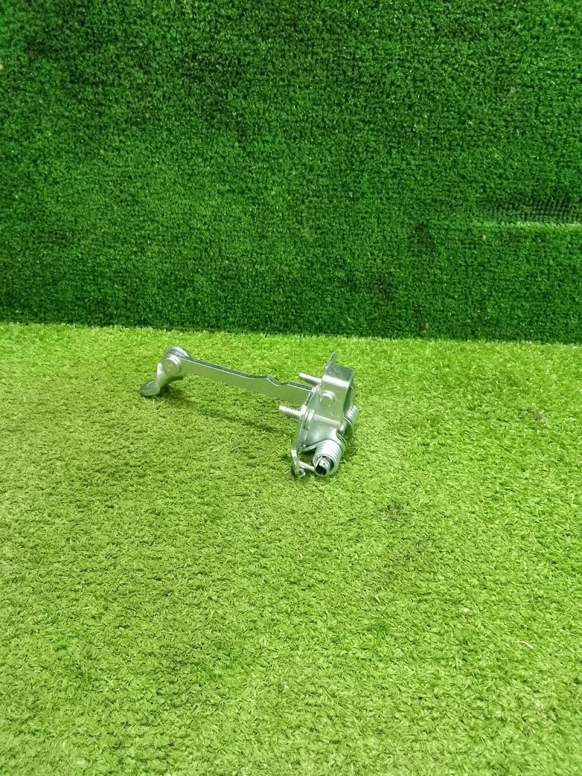 Ограничитель двери Renault Logan II (2012—2018)