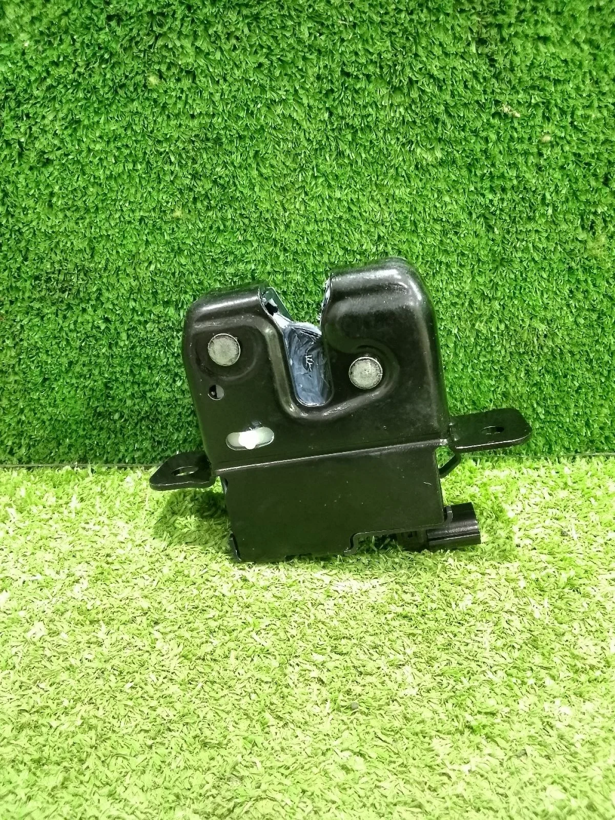 Замок багажника Renault Duster I (2010—2015)