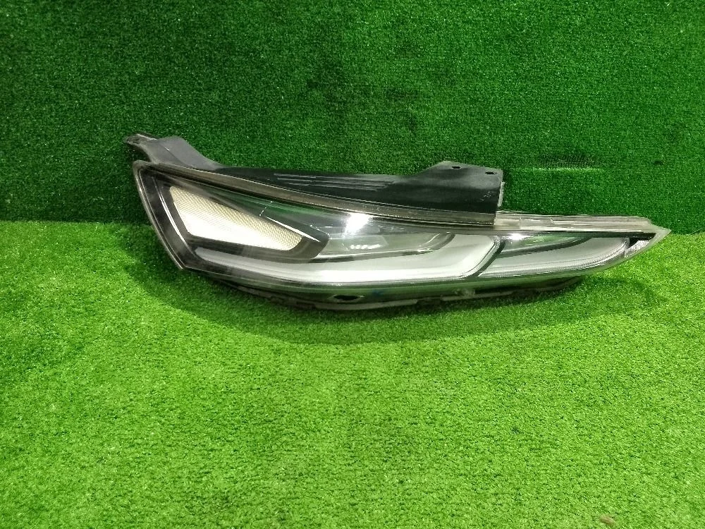 Фара Hyundai Santa Fe IV (2018—2021)