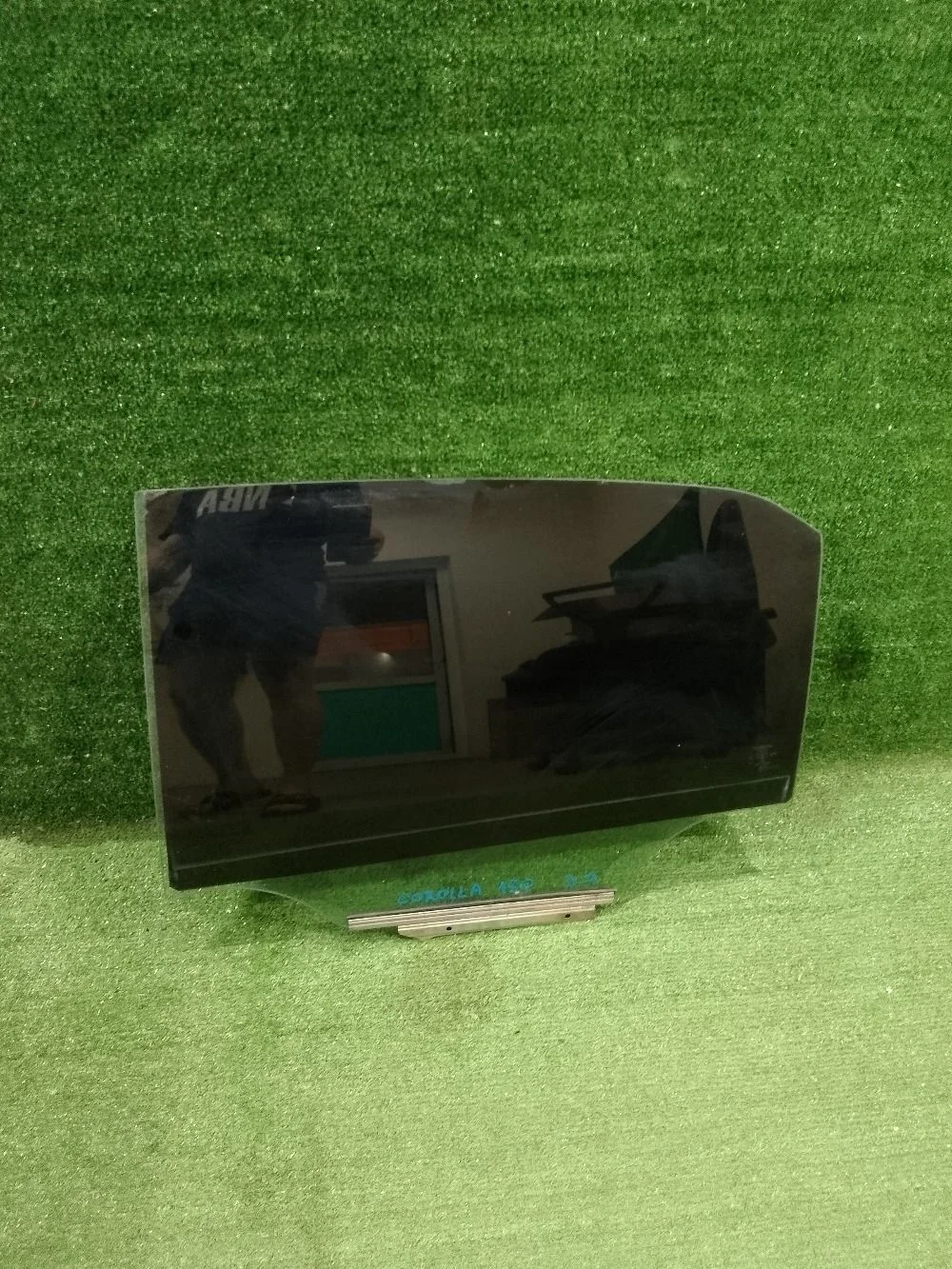 Стекло двери Toyota Corolla X (2006—2010)