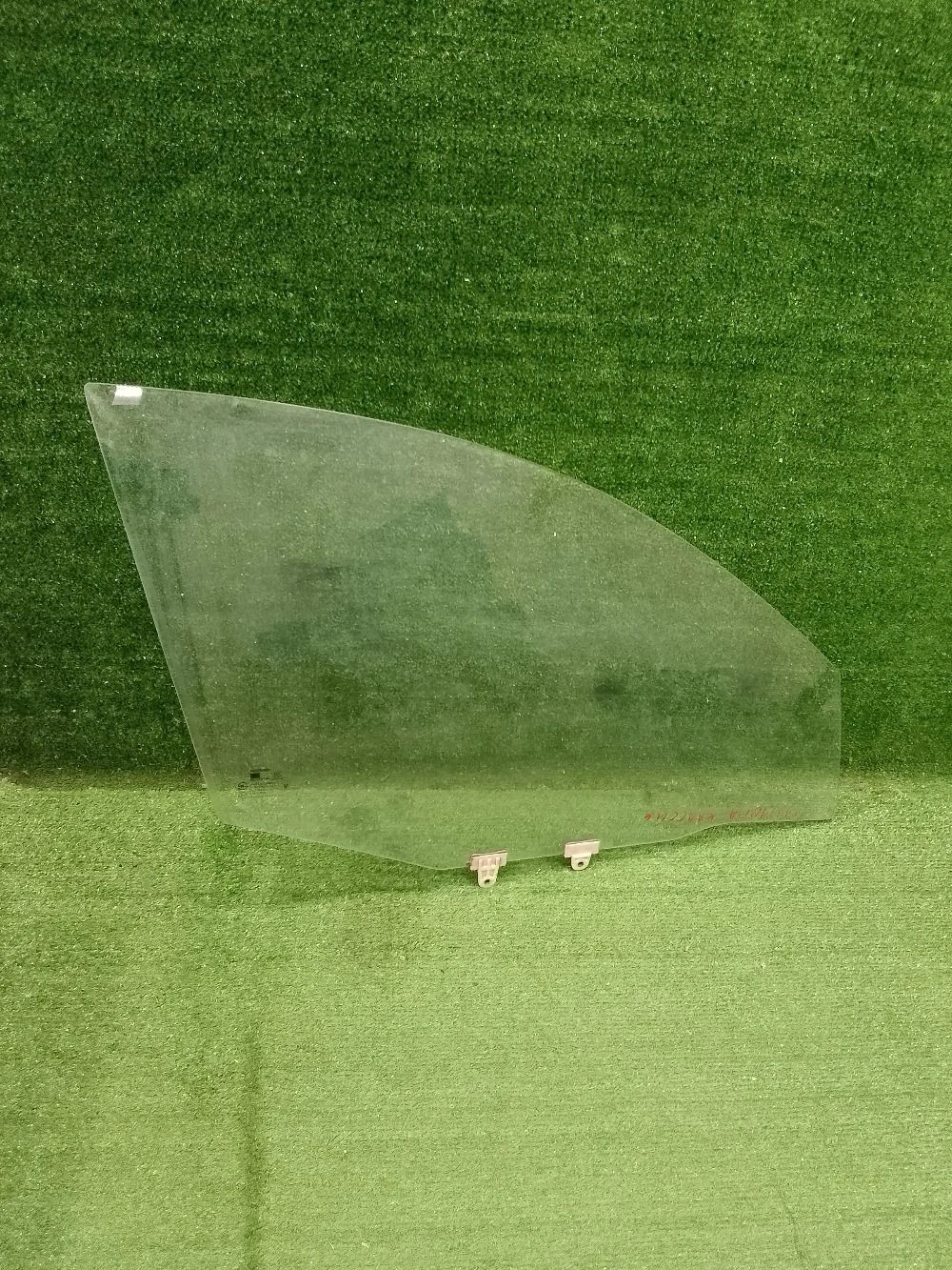 Стекло двери Nissan Almera Classic I (2006—2013)