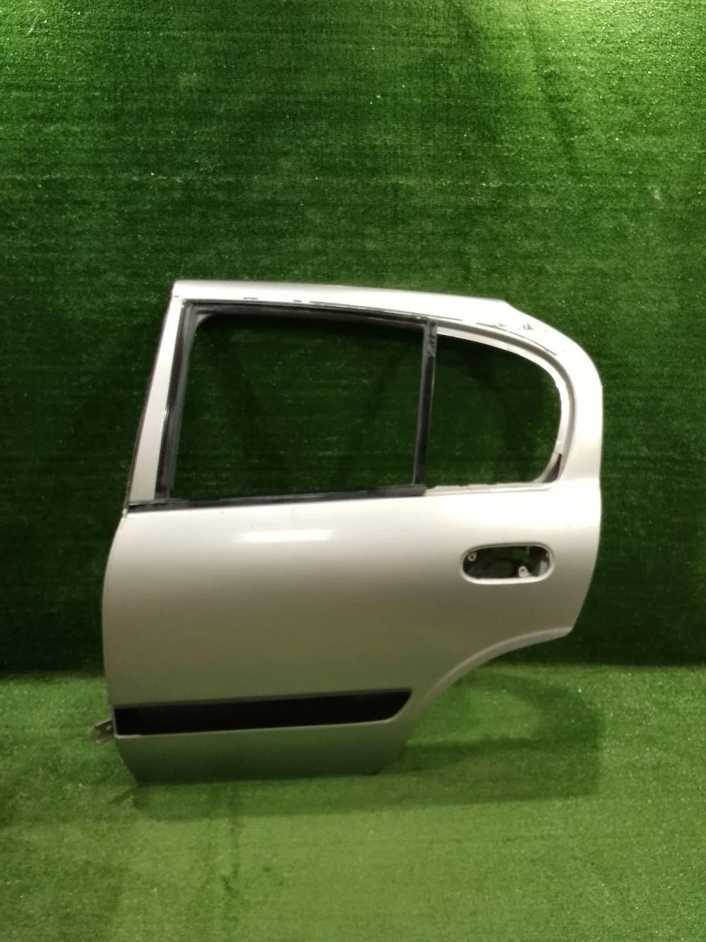 Дверь Nissan Almera N16 (2000—2003)