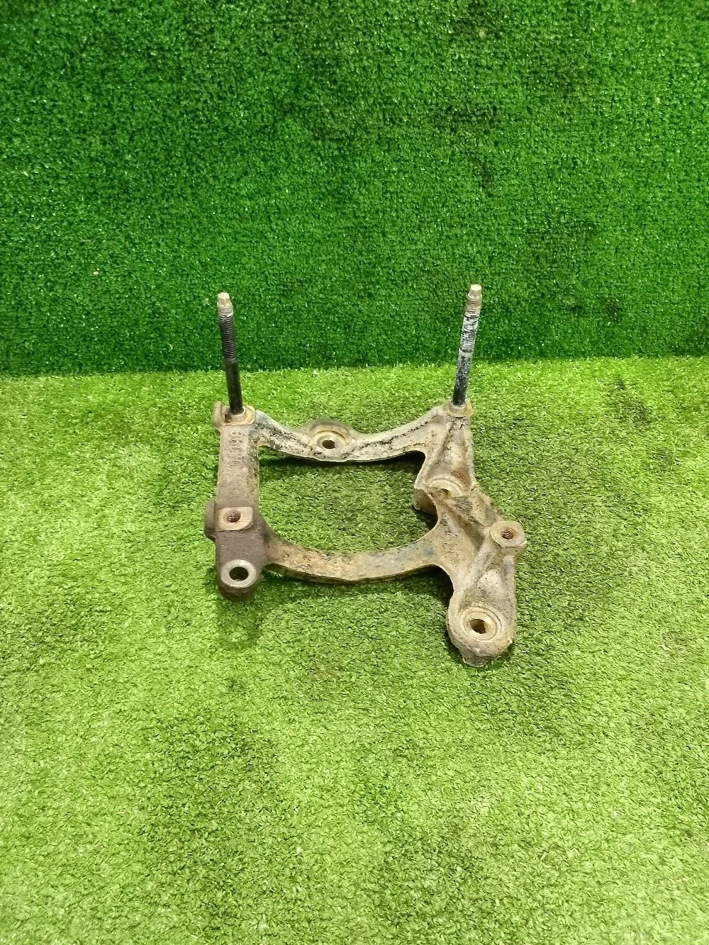 Кронштейн компрессора кондиционера Toyota Camry XV50 (2011—2014)