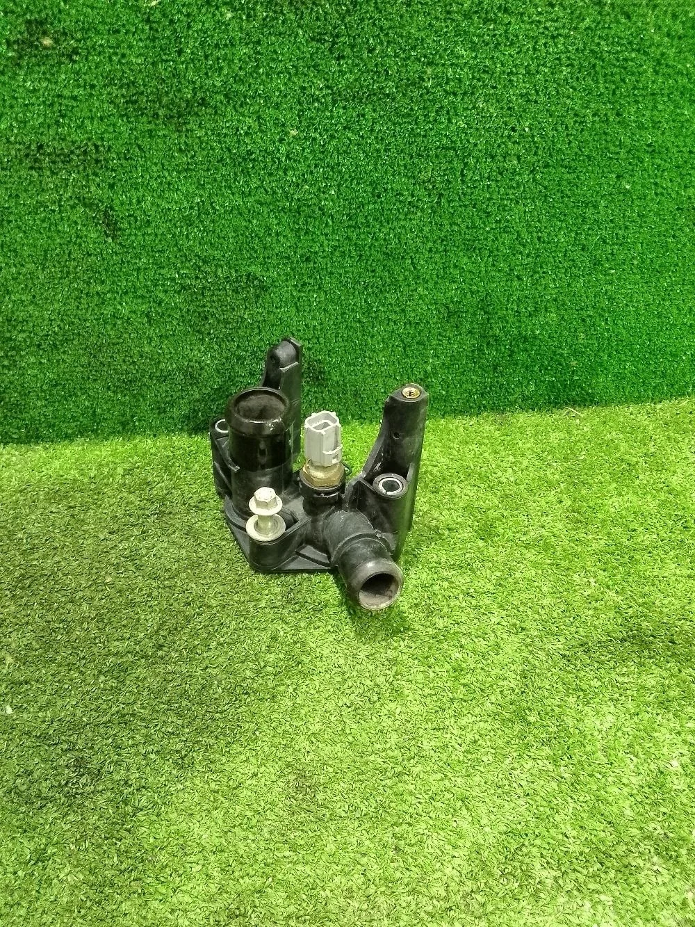 Фланец системы охлаждения Ford Focus II рестайлинг (2007—2011)