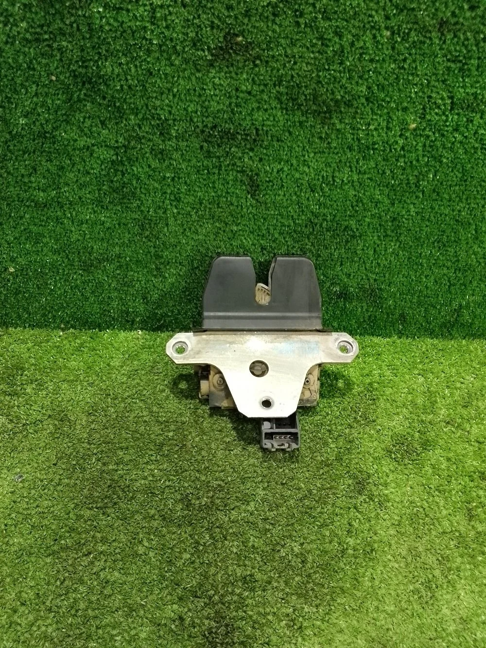 Замок багажника Ford Focus II рестайлинг (2007—2011)