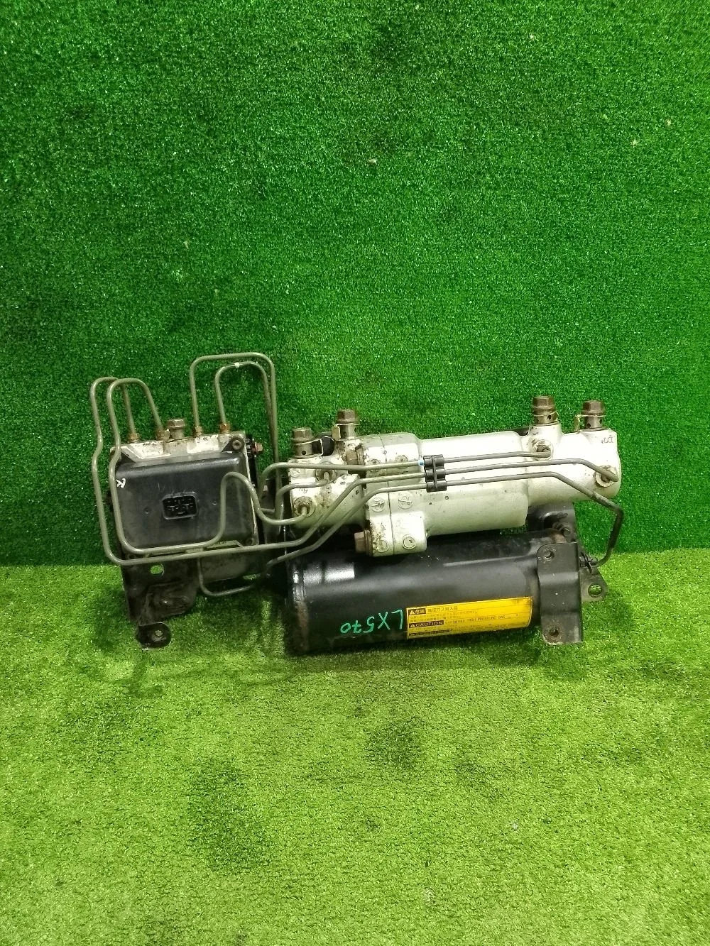 Насос гидроподвески Lexus LX J200 рестайлинг (2012—2015)