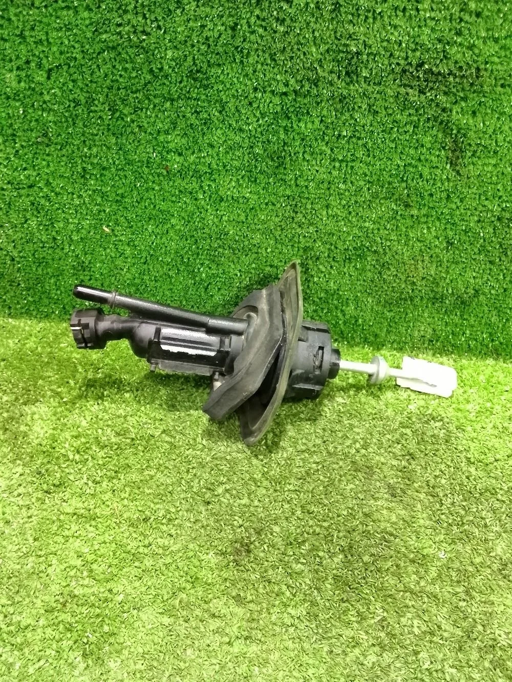 Главный цилиндр сцепления Ford Focus II (2005—2008)