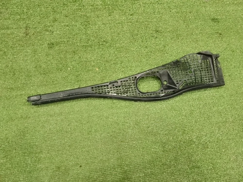 Жабо Renault Logan I рестайлинг (2009—2015)