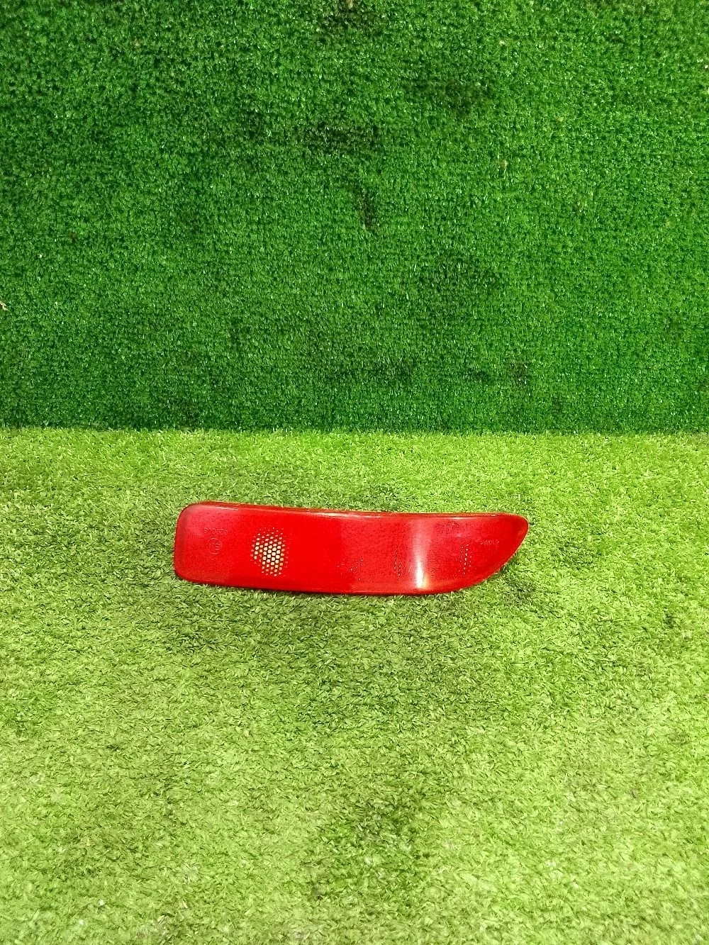 Катафот светоотражатель Renault Logan I рестайлинг (2009—2015)