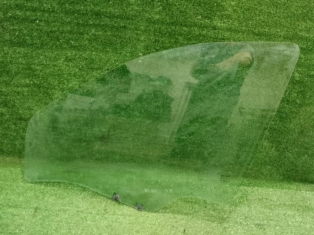 Стекло двери Renault Logan I рестайлинг (2009—2015)