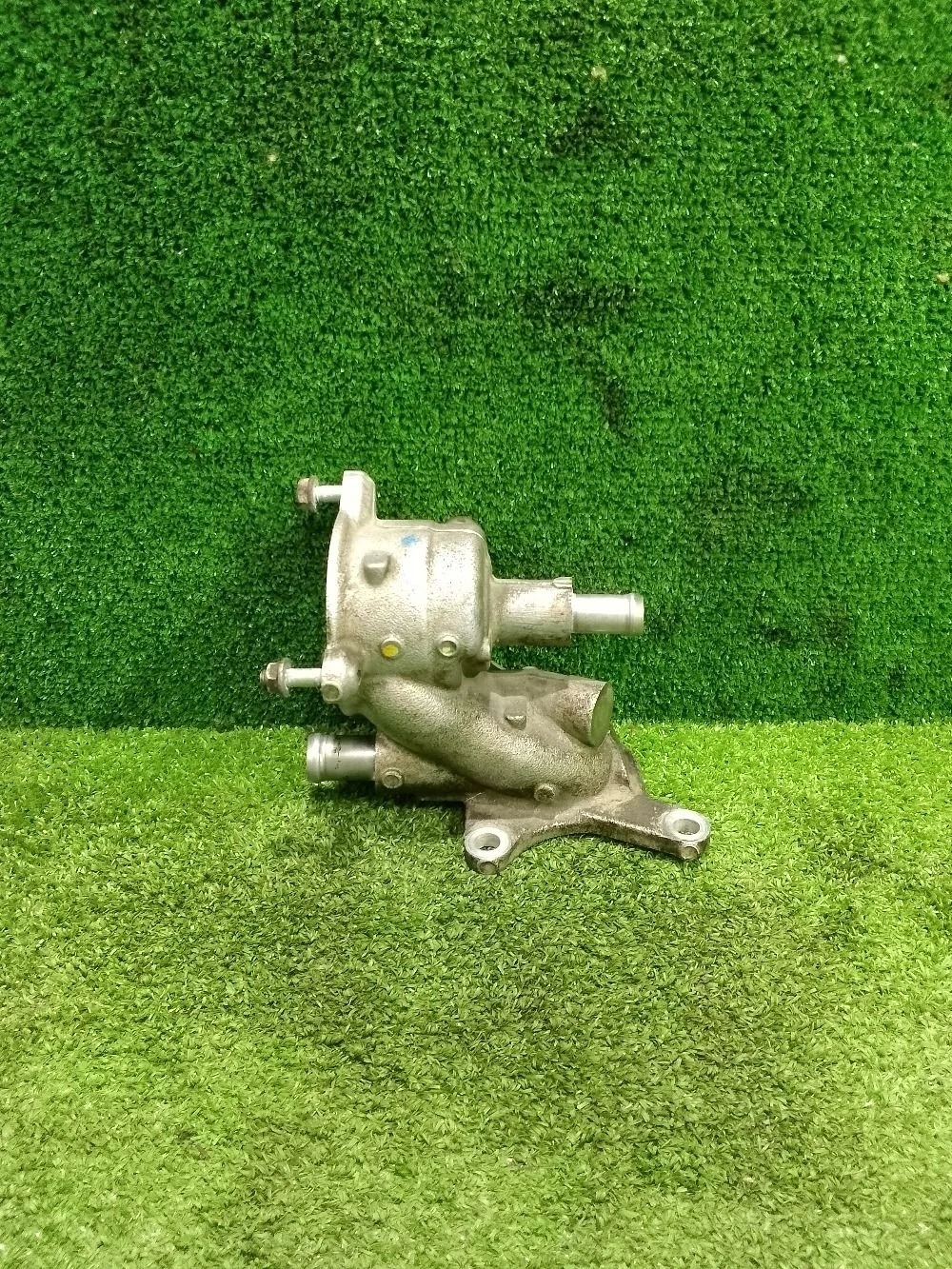 Корпус термостата Lexus LX J200 (2007—2012)