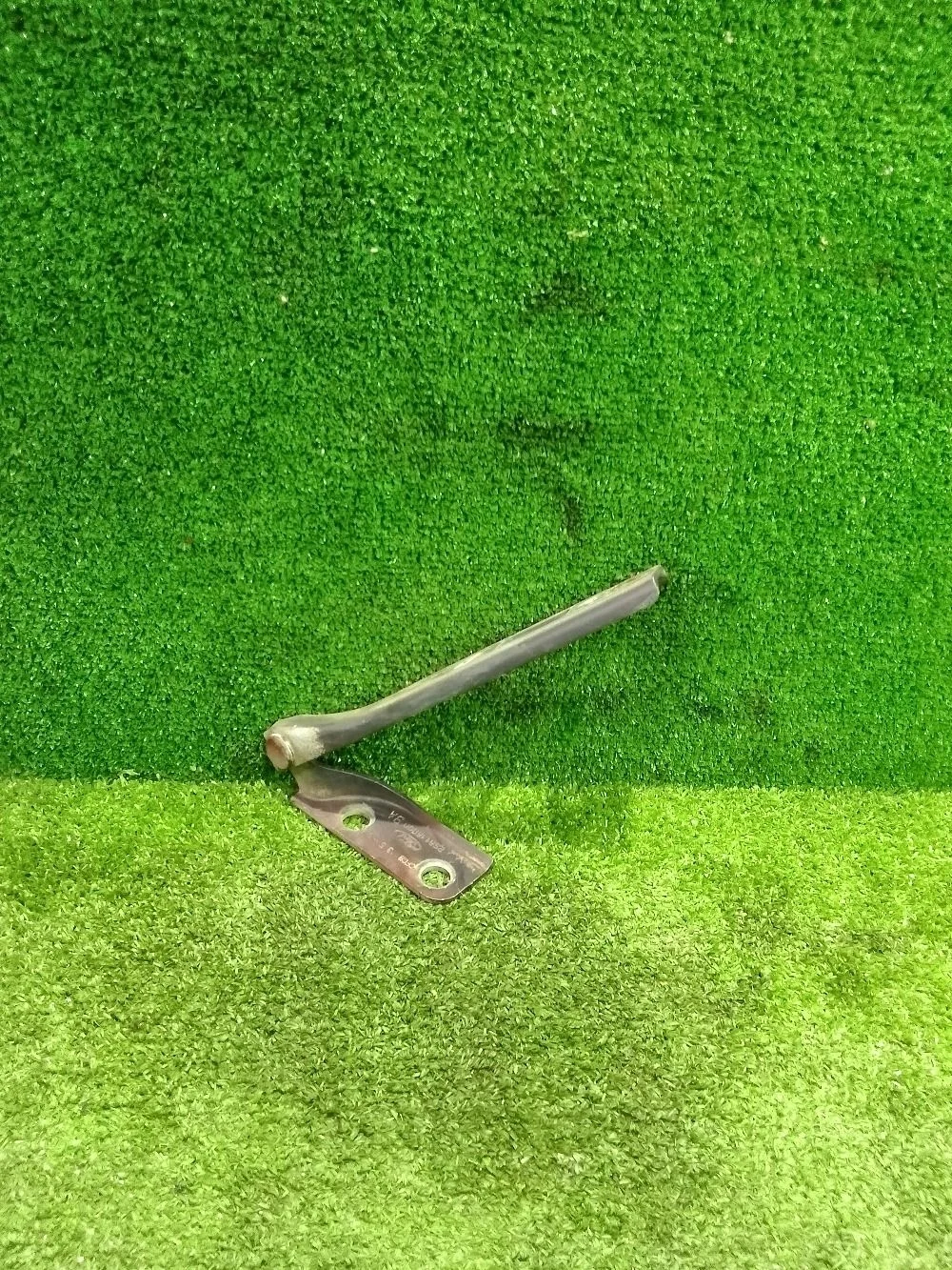 Петля капота Ford Fiesta Mk5 (2002—2008)