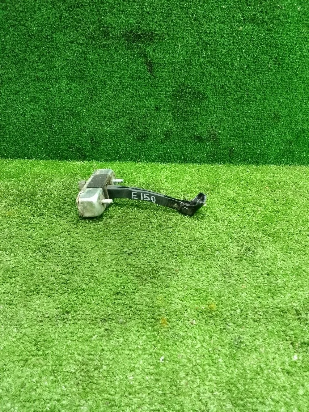 Ограничитель двери Toyota Corolla X (2006—2010)