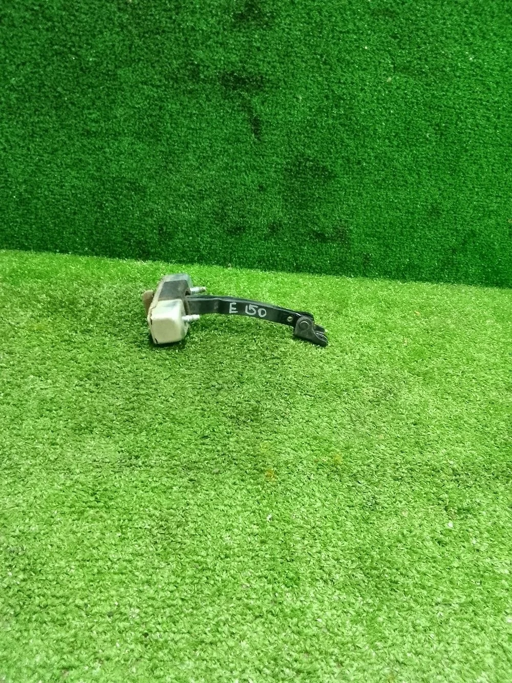 Ограничитель двери Toyota Corolla X (2006—2010)