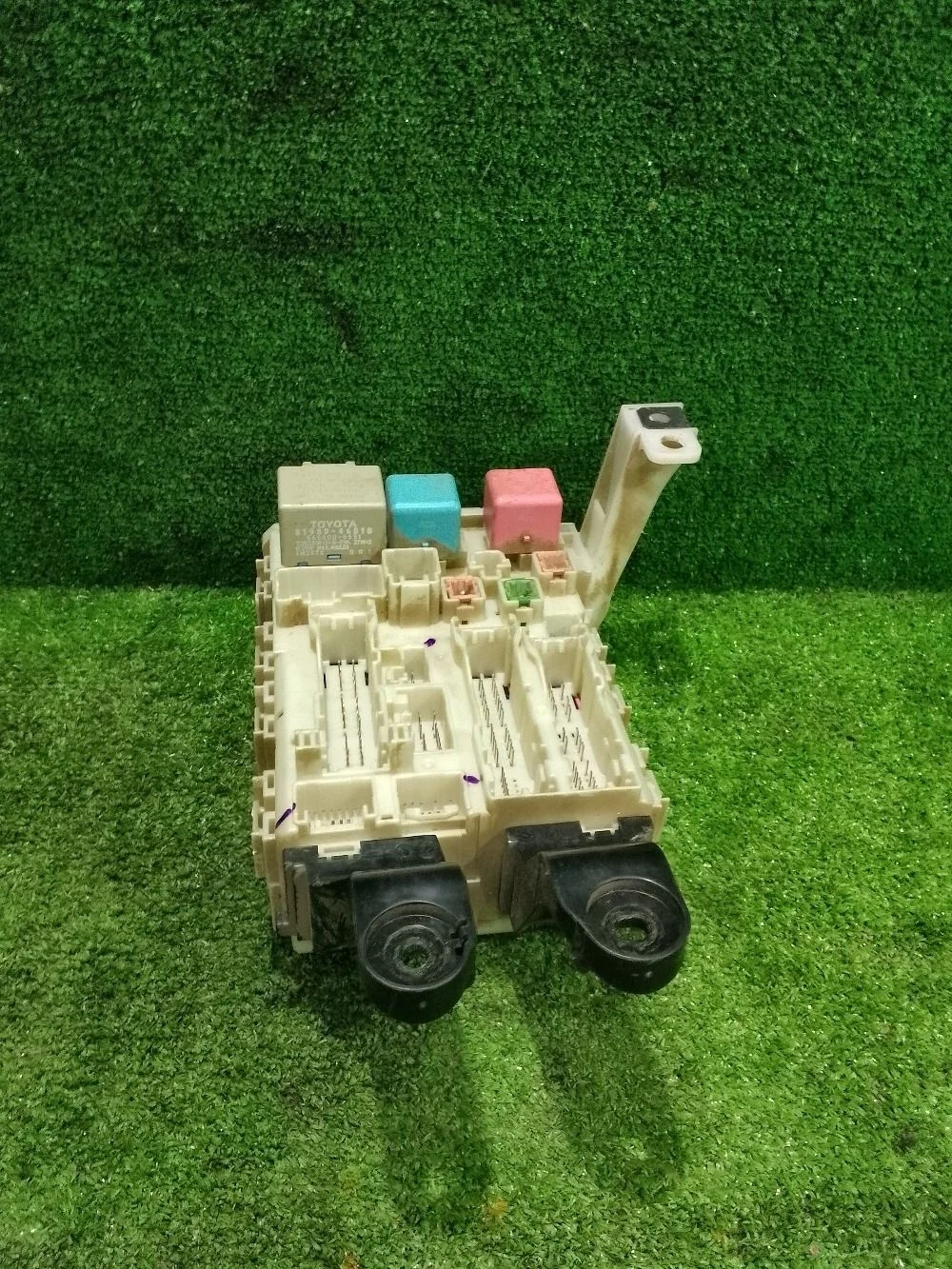 Блок предохранителей Toyota Corolla X (2006—2010)