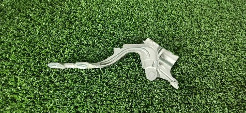 Петля капота Kia Cerato II (2008—2013)