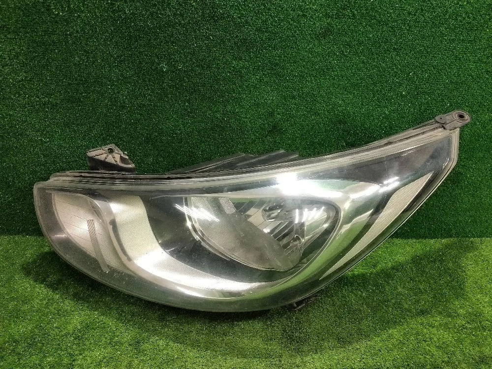 Фара Hyundai Solaris I (2010—2014)