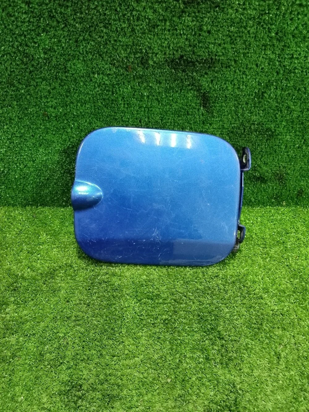 Лючок бензобака Renault Logan I (2004—2009)