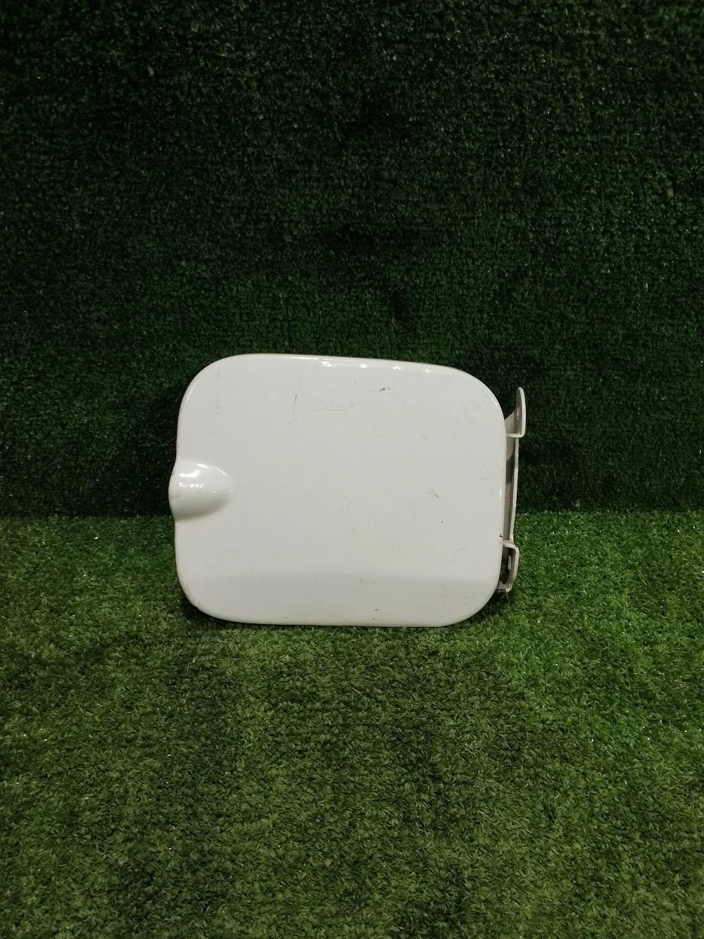 Лючок бензобака Renault Logan I (2004—2009)