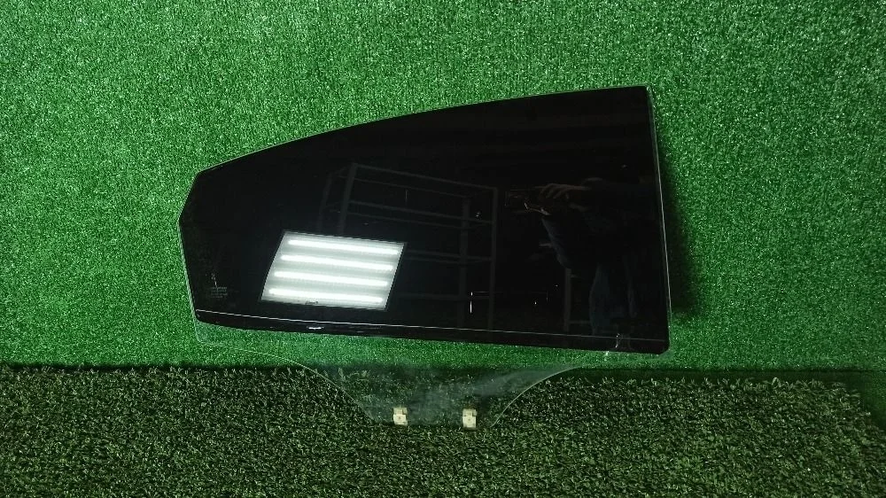 Стекло двери Kia Rio III (2011—2015)