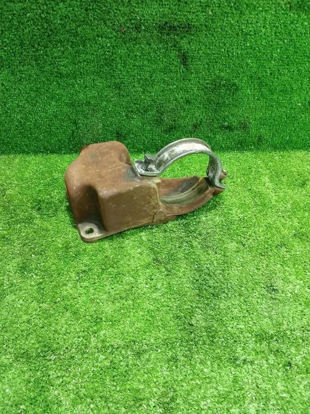 Кронштейн привода Ford Focus II (2005—2008)