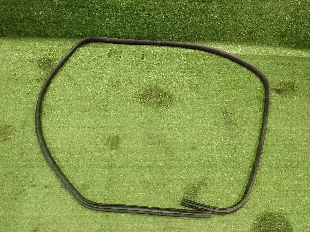 Уплотнитель двери Ford Focus II (2005—2008)