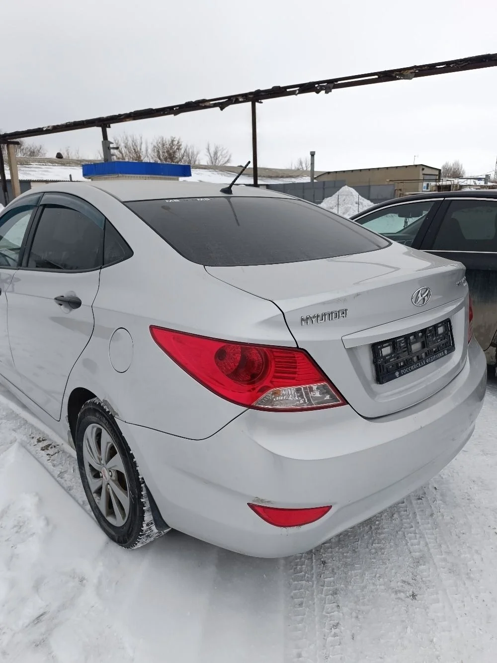 Задняя часть авто Hyundai Solaris I (2010—2014)