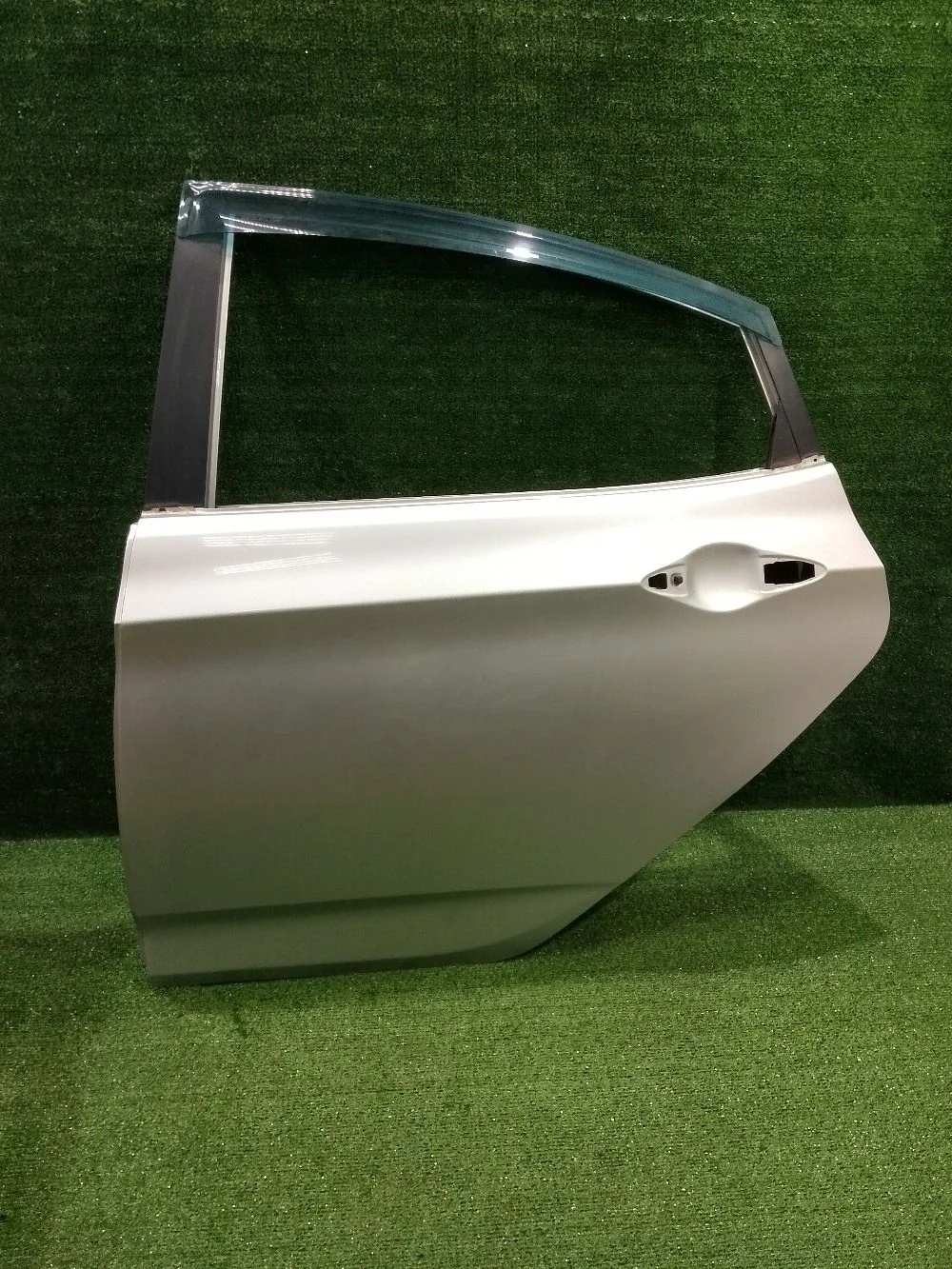 Дверь Hyundai Solaris I (2010—2014)