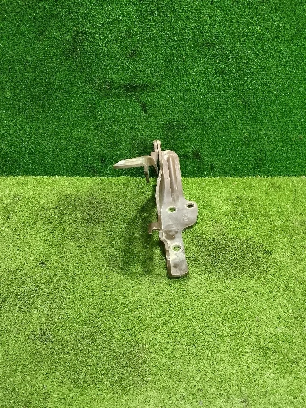 Петля капота SsangYong Actyon Sports I рестайлинг (2012—2016)