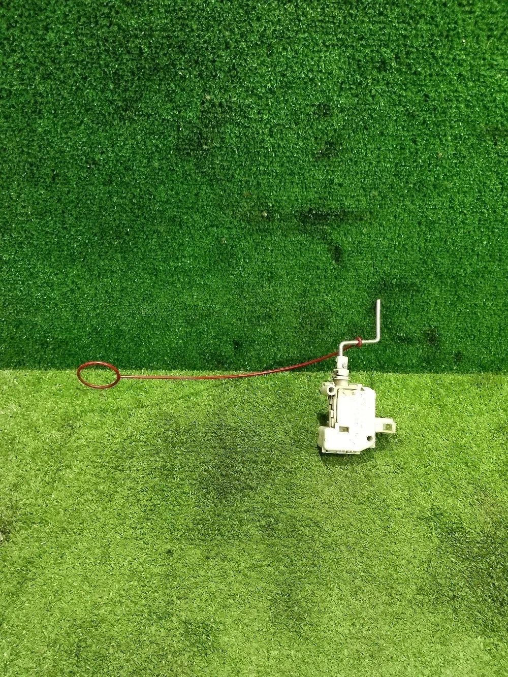 Активатор лючка бензобака Audi A6 Allroad Quattro C5 (2000—2006)