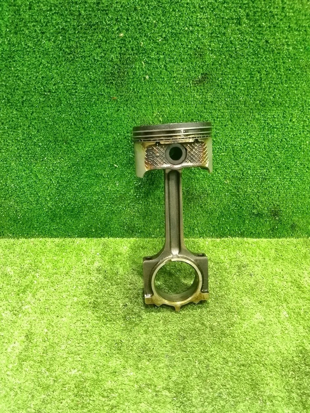 Поршень с шатуном Ford Focus II (2005—2008)