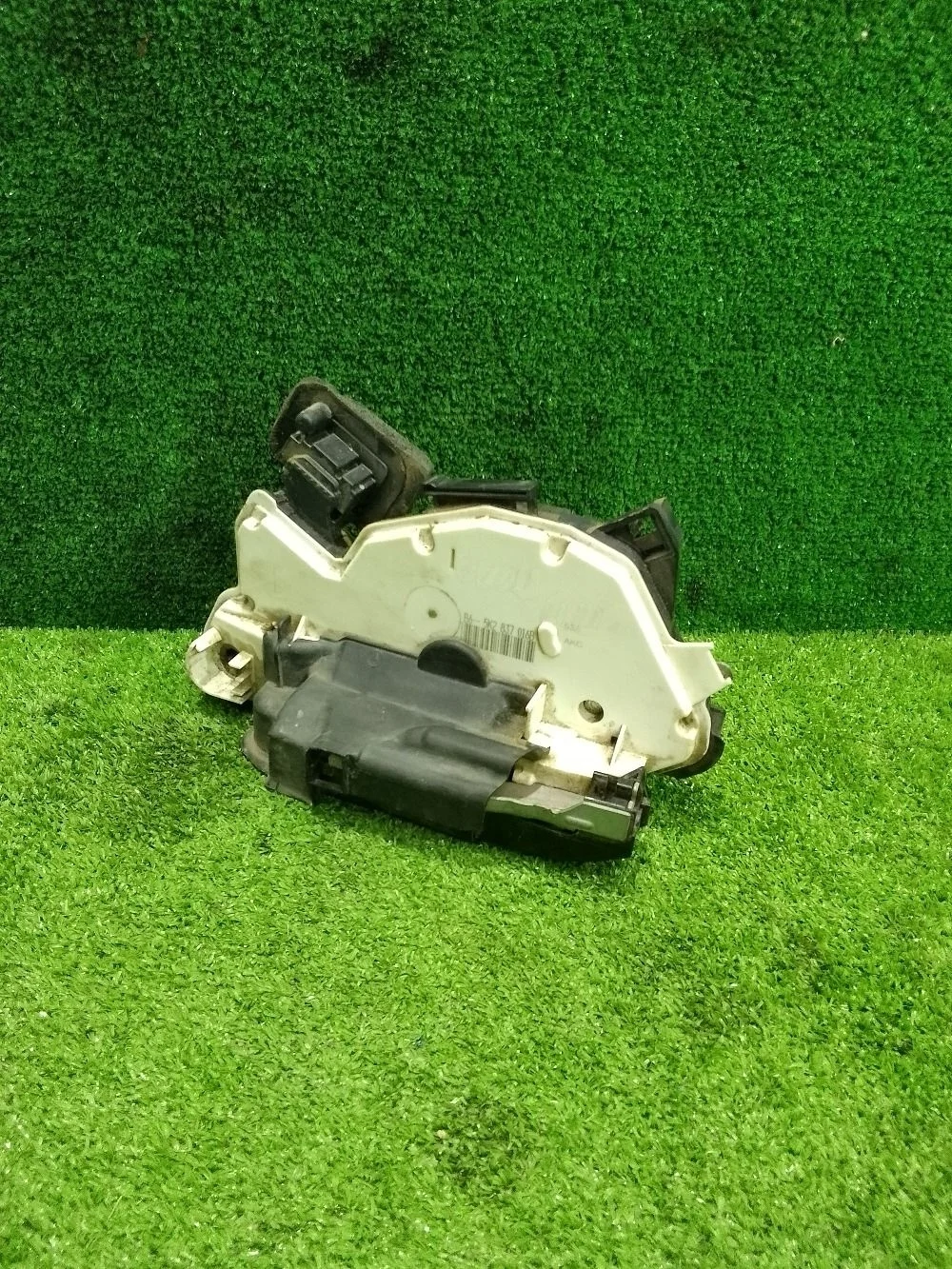 Замок двери Volkswagen Polo V (2009—2015)