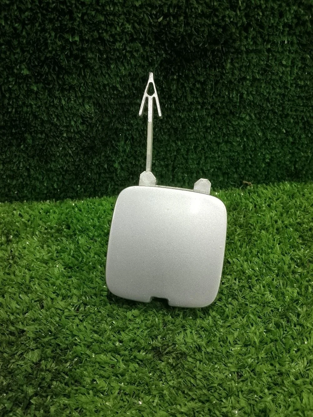 Заглушка буксировочного крюка Ford Mondeo IV рестайлинг (2010—2014)