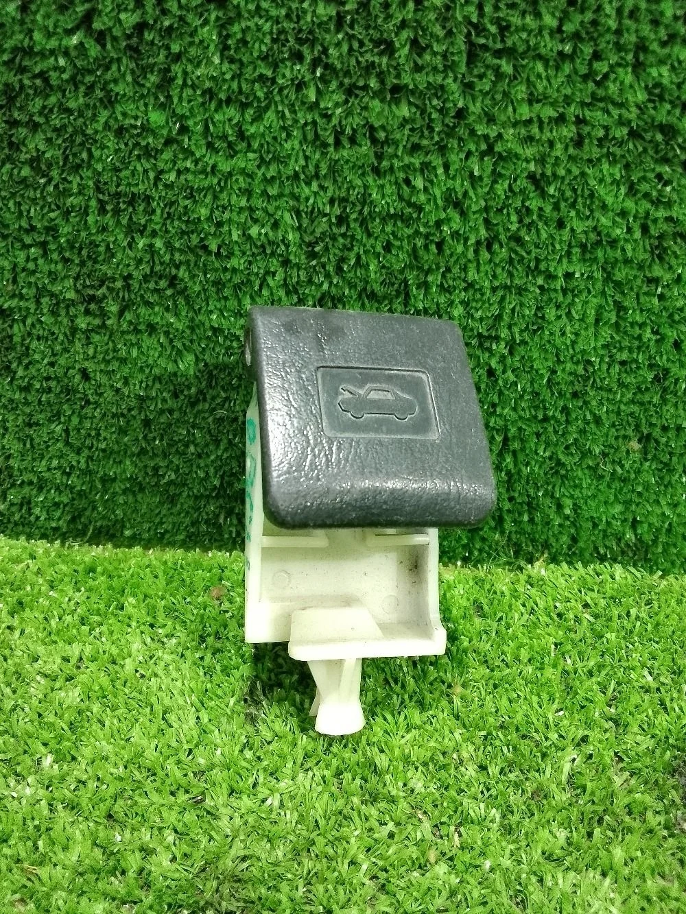 Ручка открывания капота Toyota Corolla X (2006—2010)