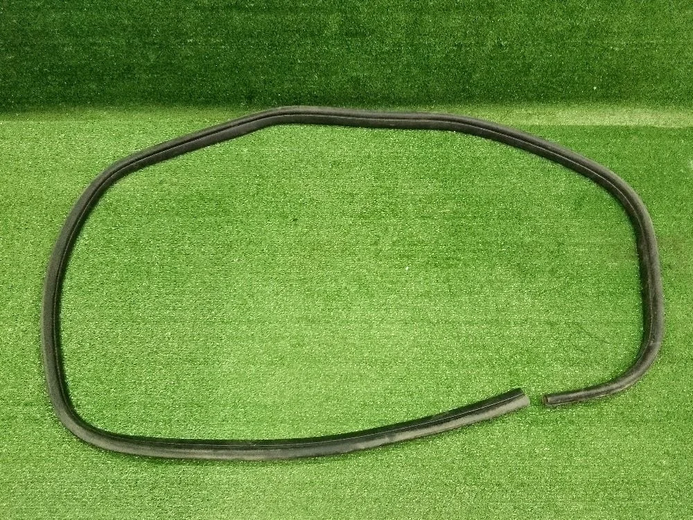 Уплотнитель двери Ford Focus II (2005—2008)