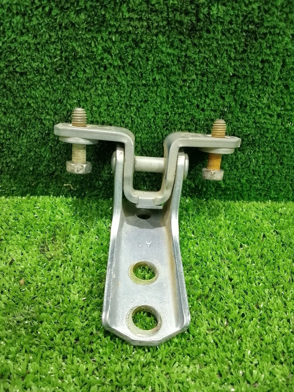 Петля двери Mitsubishi Lancer IX (2000—2007)