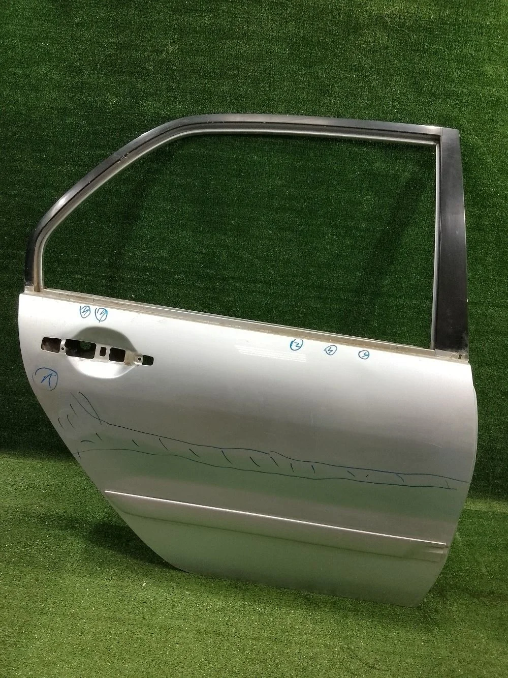 Дверь Mitsubishi Lancer IX (2000—2007)