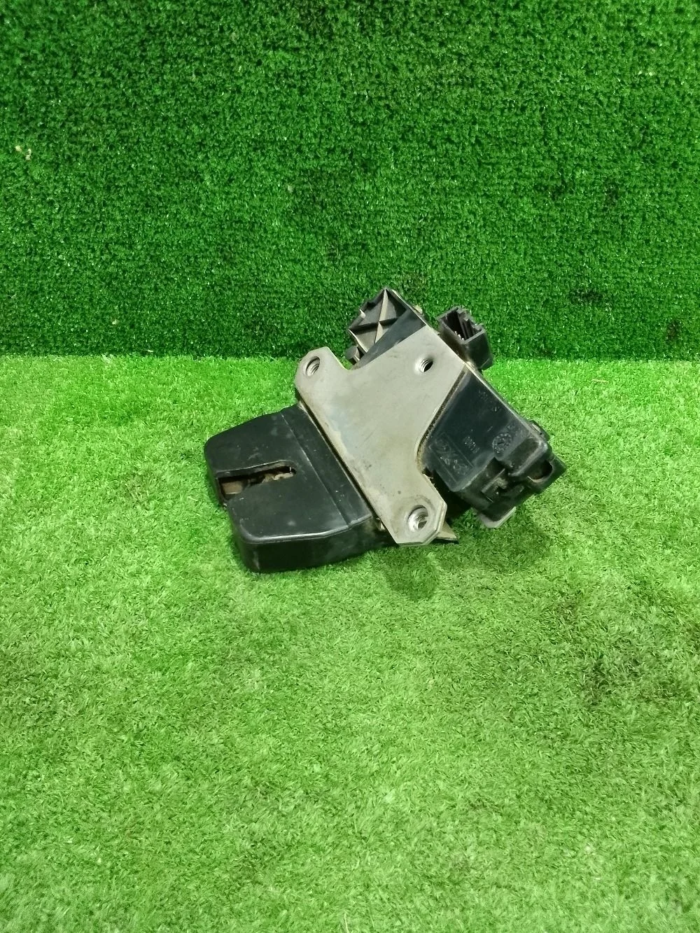 Замок багажника Ford Focus II (2005—2008)