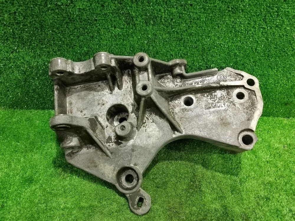 Кронштейн генератора Renault Clio II (1998—2002)