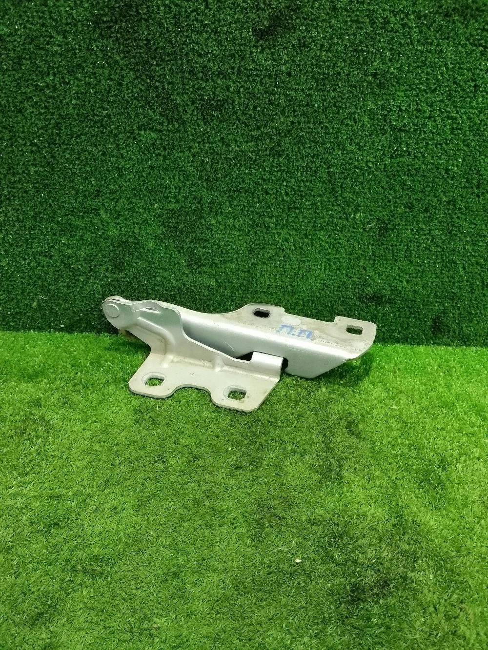 Петля капота Renault Clio II (1998—2002)