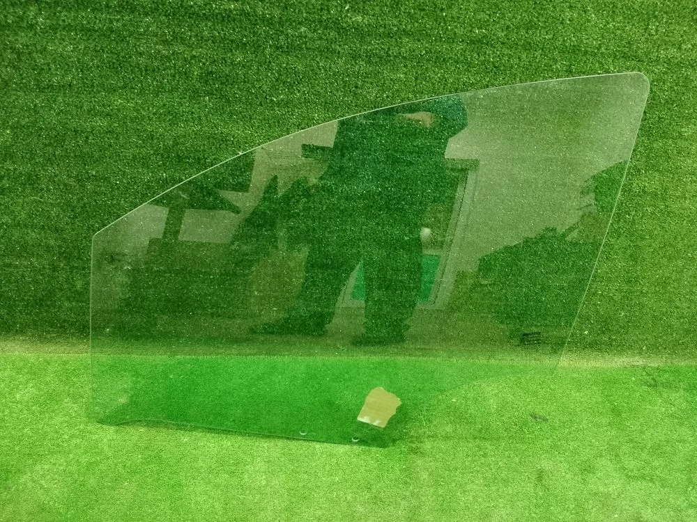 Стекло двери Renault Kaptur I (2016—2020)